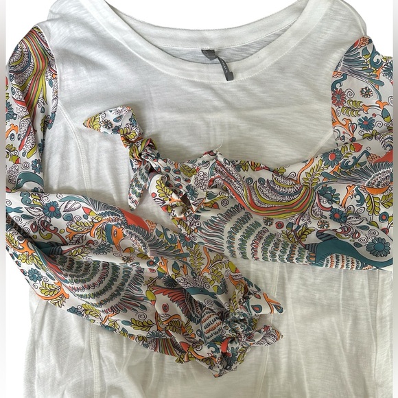 Anthropology White Top with Colorful Paisley Sleeves - Picture 8 of 9